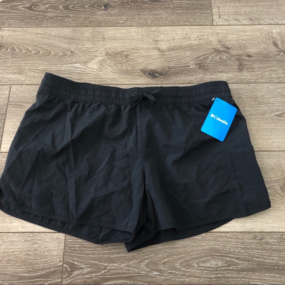 COLUMBIA ~UPF 30~QUICK DRY~Nylon Shorts~Size XL